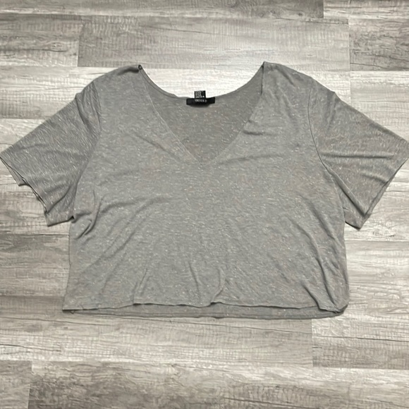 Forever 21 Gray Crop Top - Picture 1 of 1